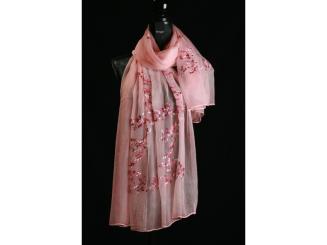 Seidenschal mit Stickerei 