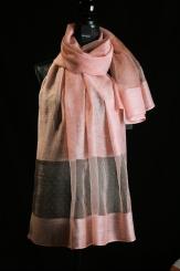 Schal mit feiner Alpplikation 