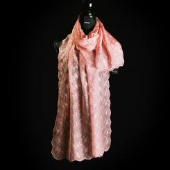 feiner Seidenschal mit Stickerei 