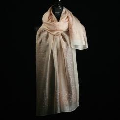 Schal mit feiner Stickerei 