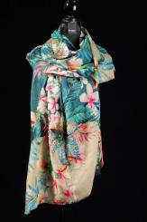 Wollschal mit Applikation 