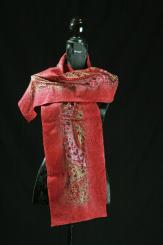 Schal aus Seide mit Wollfilzumrandung 