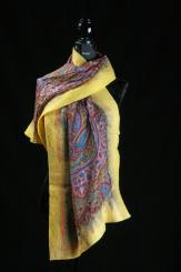 Schal aus Seide mit Wollfilzumrandung 