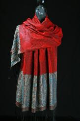 Schal aus Seide mit Viskose 