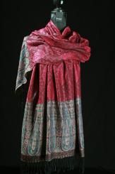 Schal aus Seide mit Viskose 