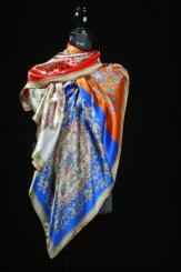 Seidentuch aus Satinseide 