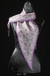 Schal aus Wolle/Seide in Rautenform 