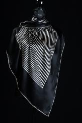 Seidentuch Satin handgerollt 