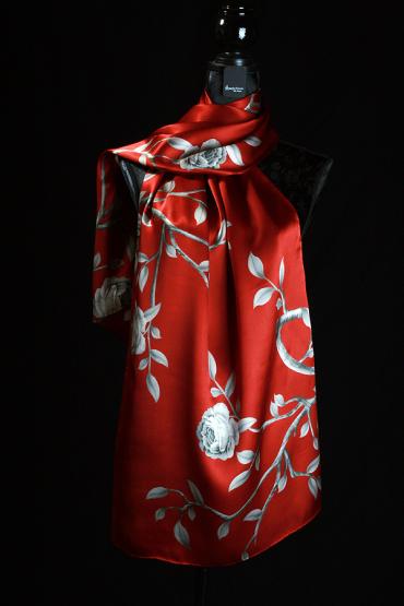 Seidenschal aus Satinseide 