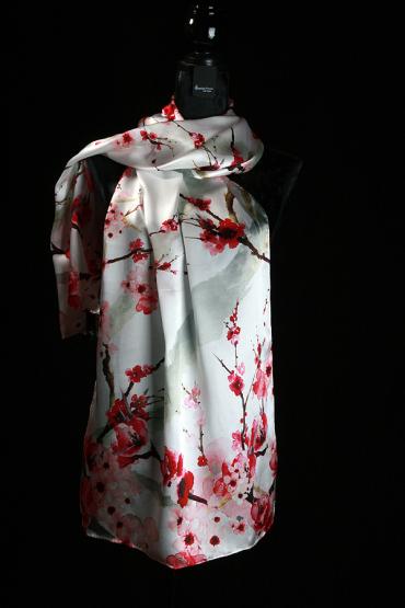 Seidenschal aus Satinseide 