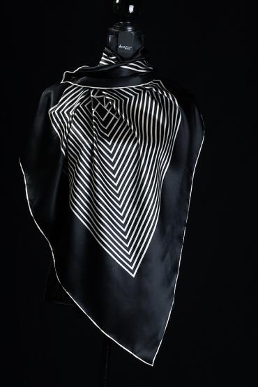 Seidentuch Satin handgerollt 