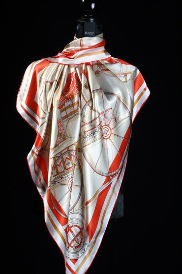 Seidentuch Satin handgerollt 