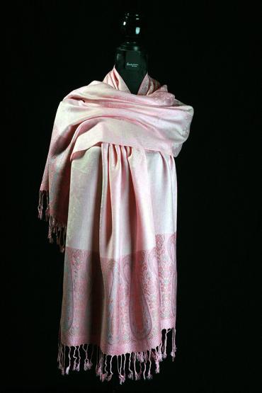 Schal aus Seide mit Viskose 