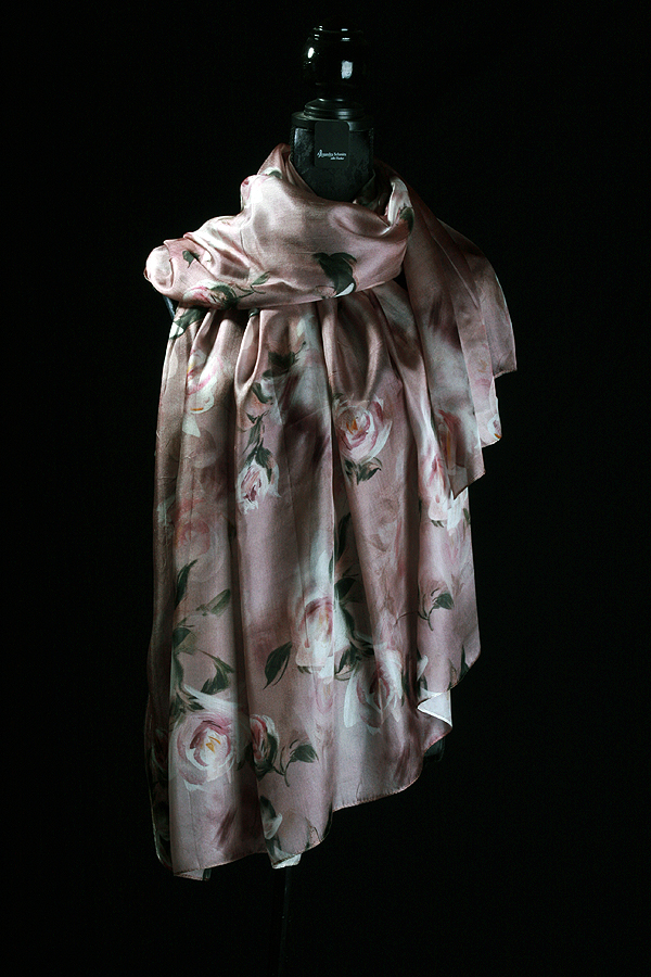Seidenschal mit Blumen 