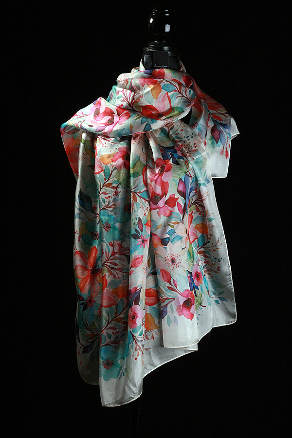 Seidenschal mit Blumen 
