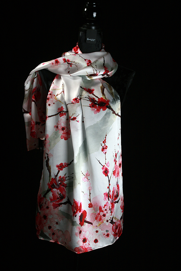 Seidenschal mit Blumen 