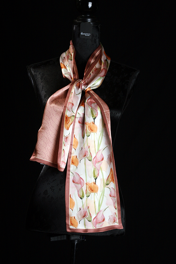 Schmaler Schal zweilagig  mit Blumen 